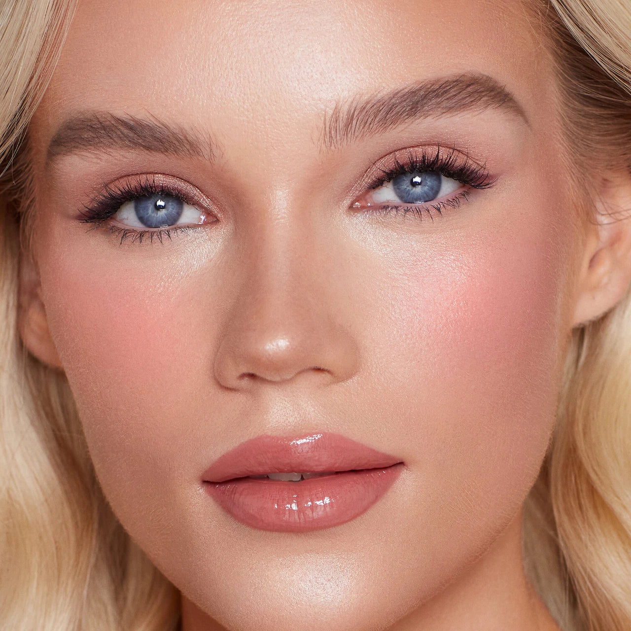 CHARLOTTE TILBURY Matte Beauty Blush Wand *PRE ORDER*