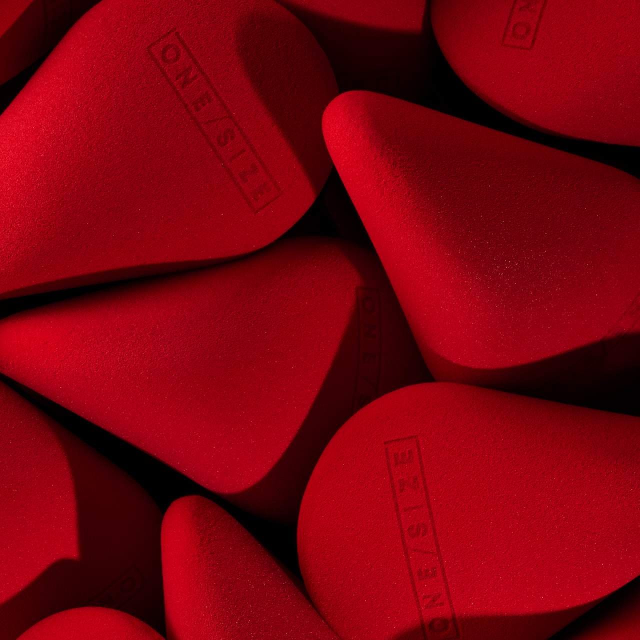 ONE SIZE Turn Up The Base Infinity Beauty Sponge *PRE ORDER*