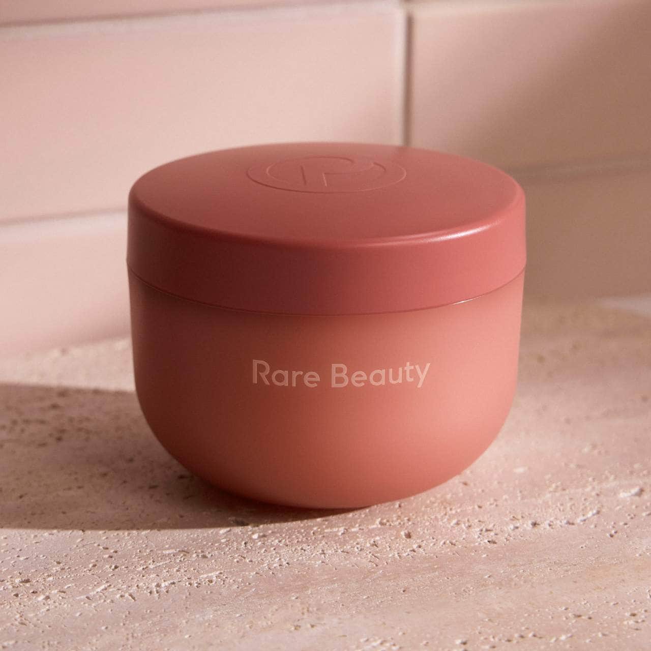 RARE BEAUTY Find Comfort: Awaken Confidence Bouncy Body Cream with Hyaluronic Acid