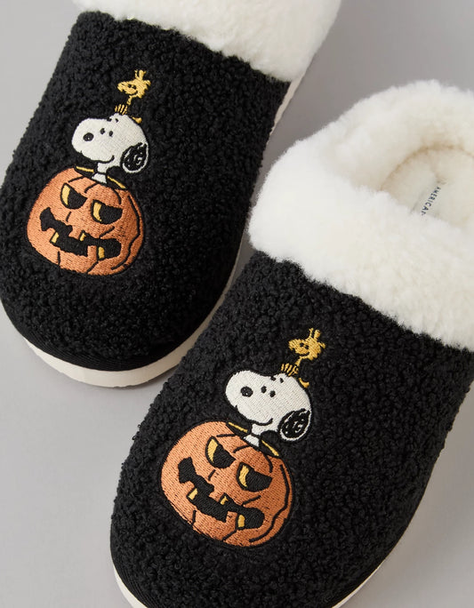 AMERICAN EAGLE AE Snoopy Halloween Scuff Slipper