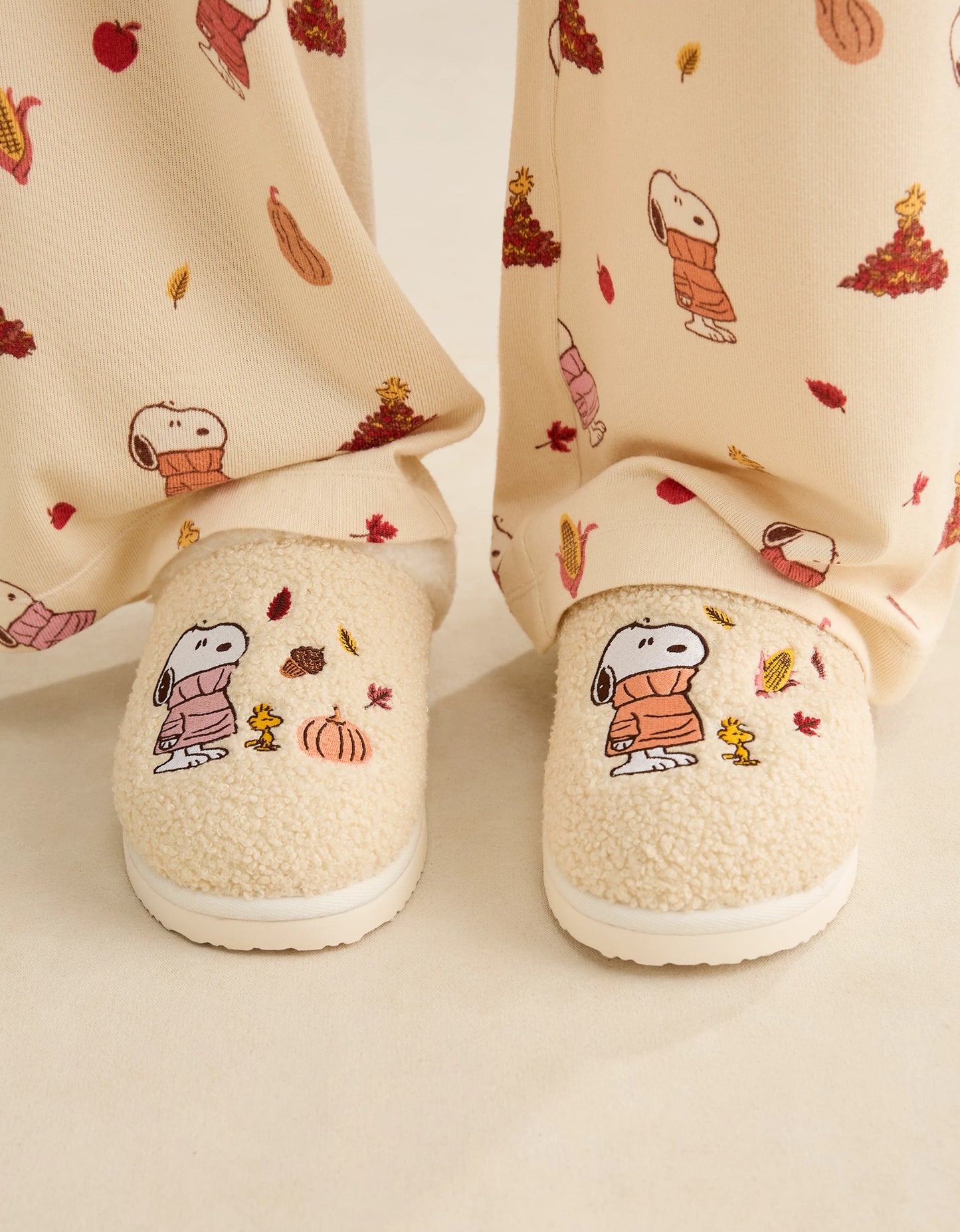 AMERICAN EAGLE AE Snoopy Sweater Scuff Slipper