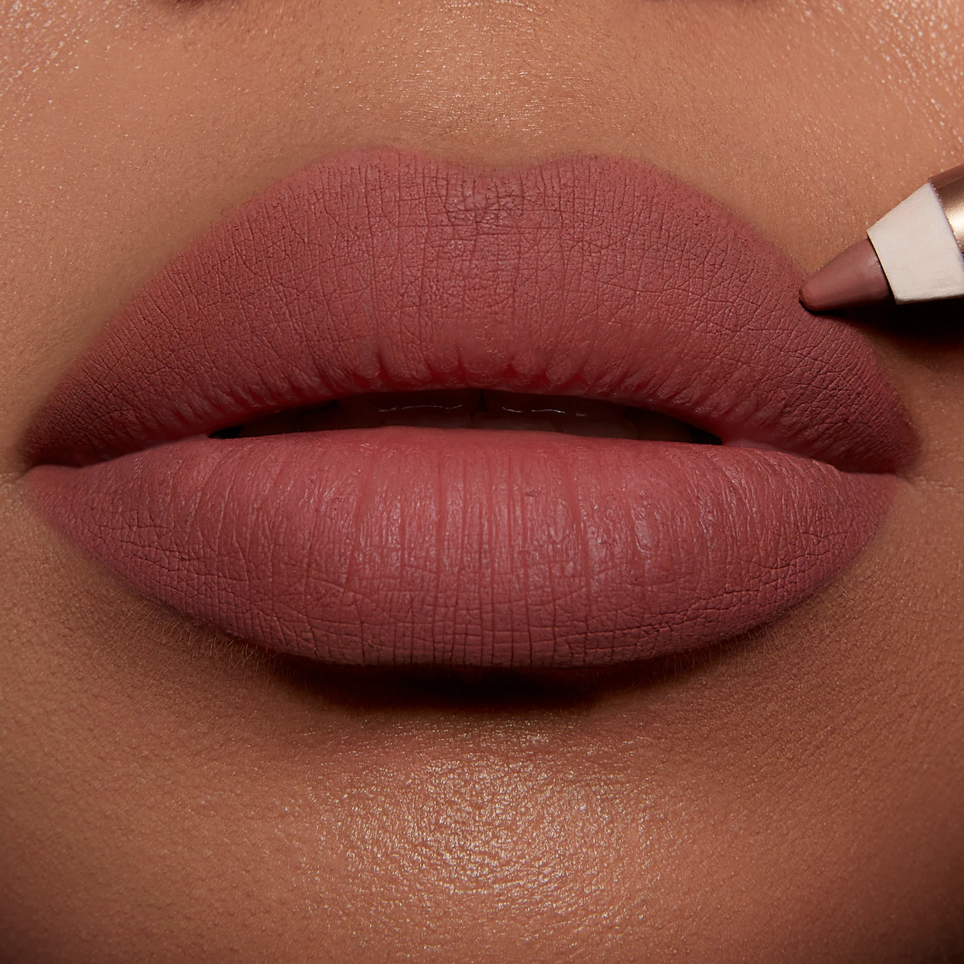 CHARLOTTE TILBURY Lip Cheat Lip Liner