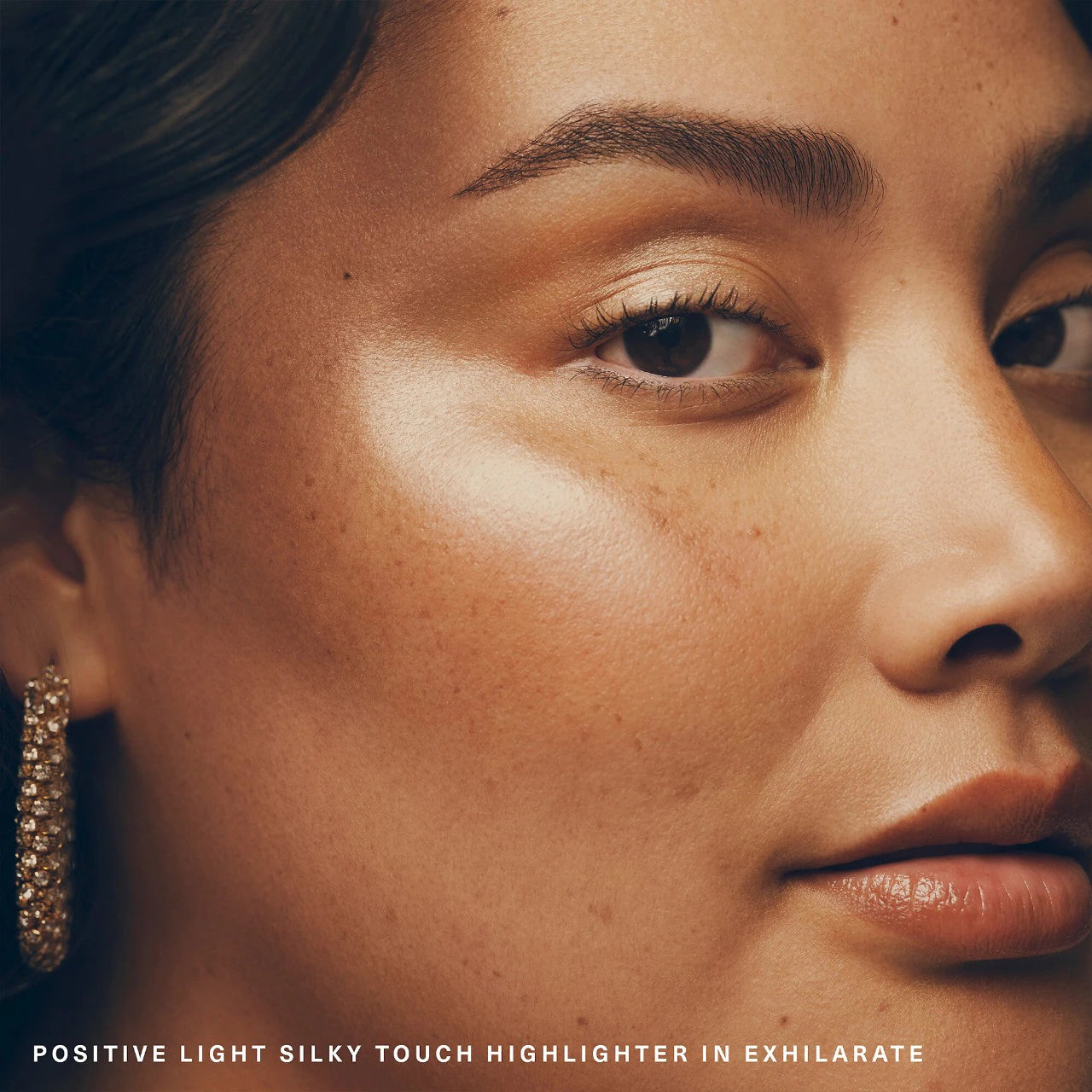 RARE BEAUTY Positive Light Silky Touch Highlighter