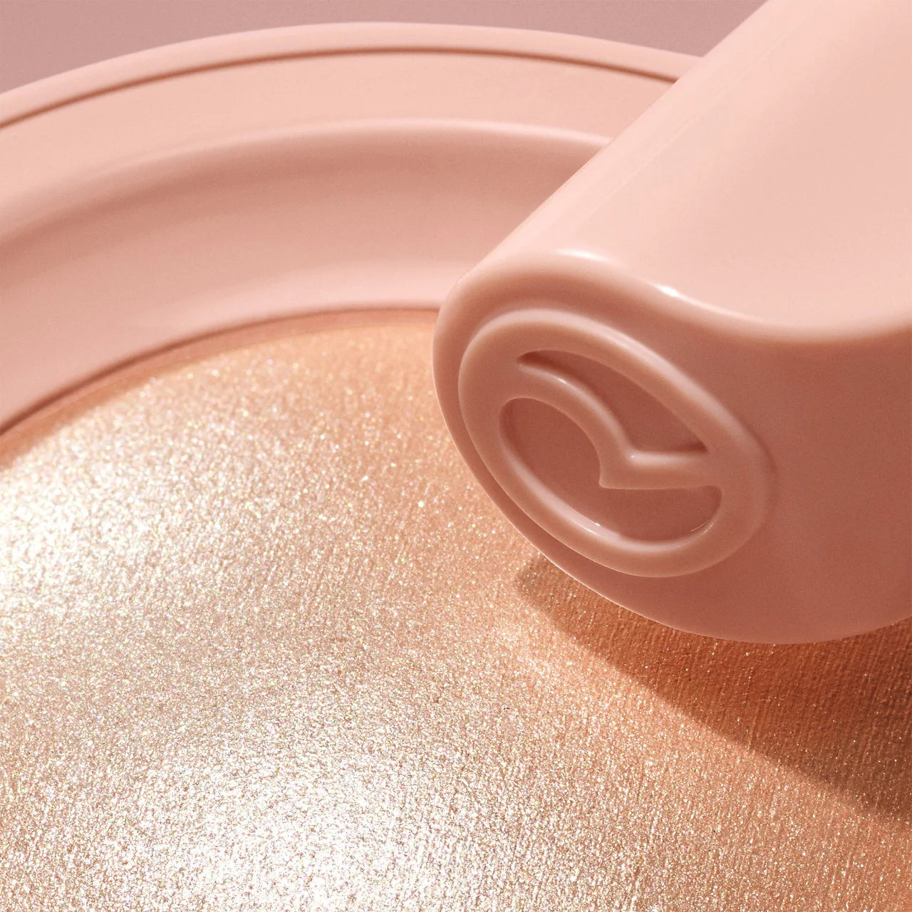 RARE BEAUTY Positive Light Silky Touch Highlighter