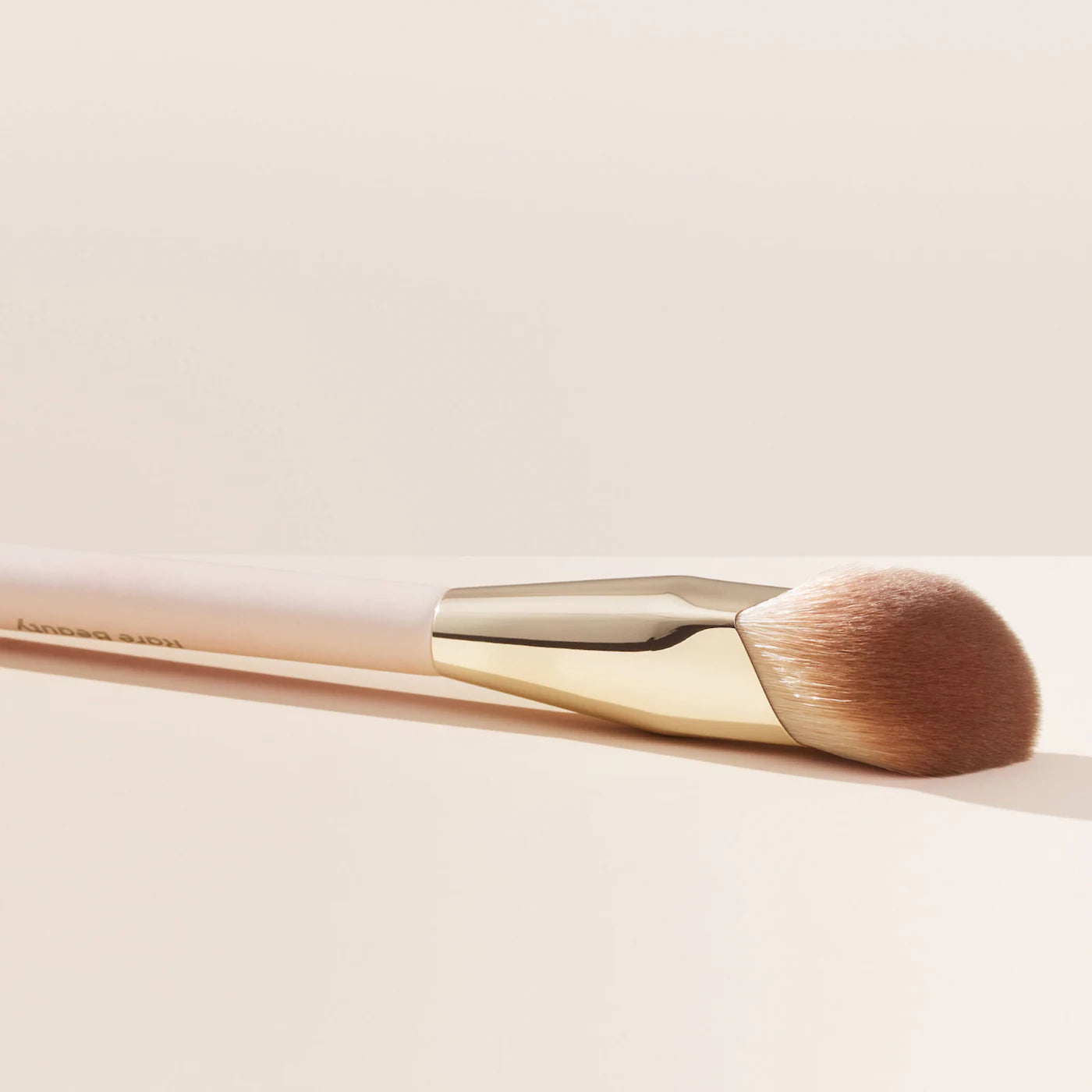 RARE BEAUTY Liquid Touch Foundation Brush