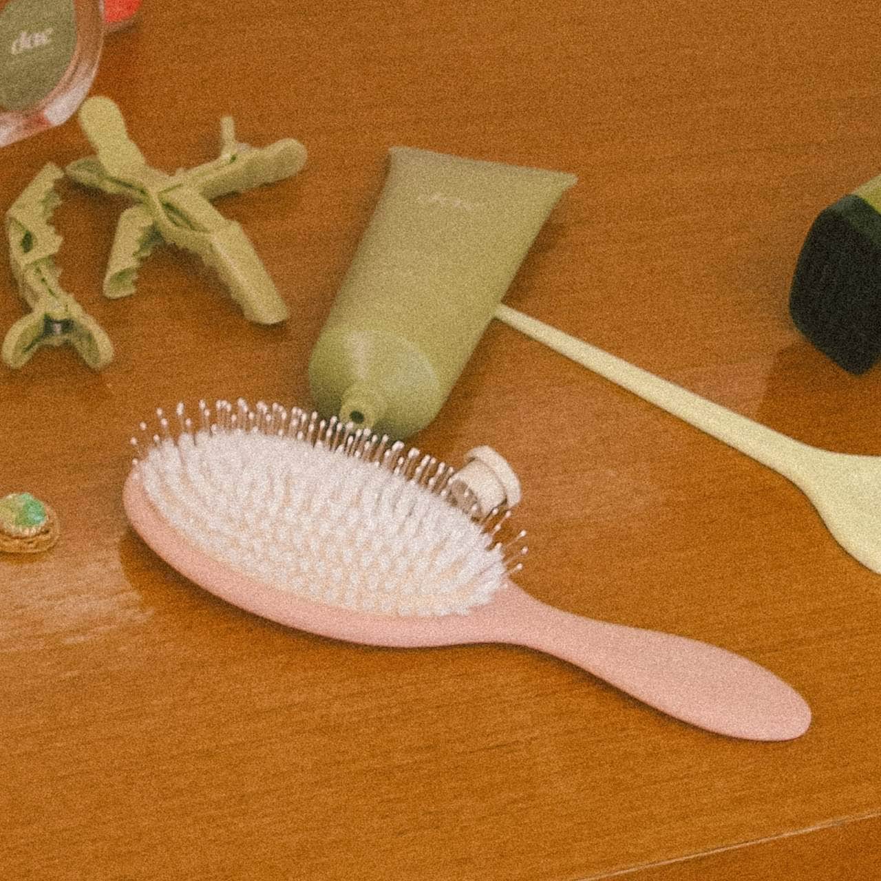DAE Vegan Detangle + Style Brush *PRE ORDER*