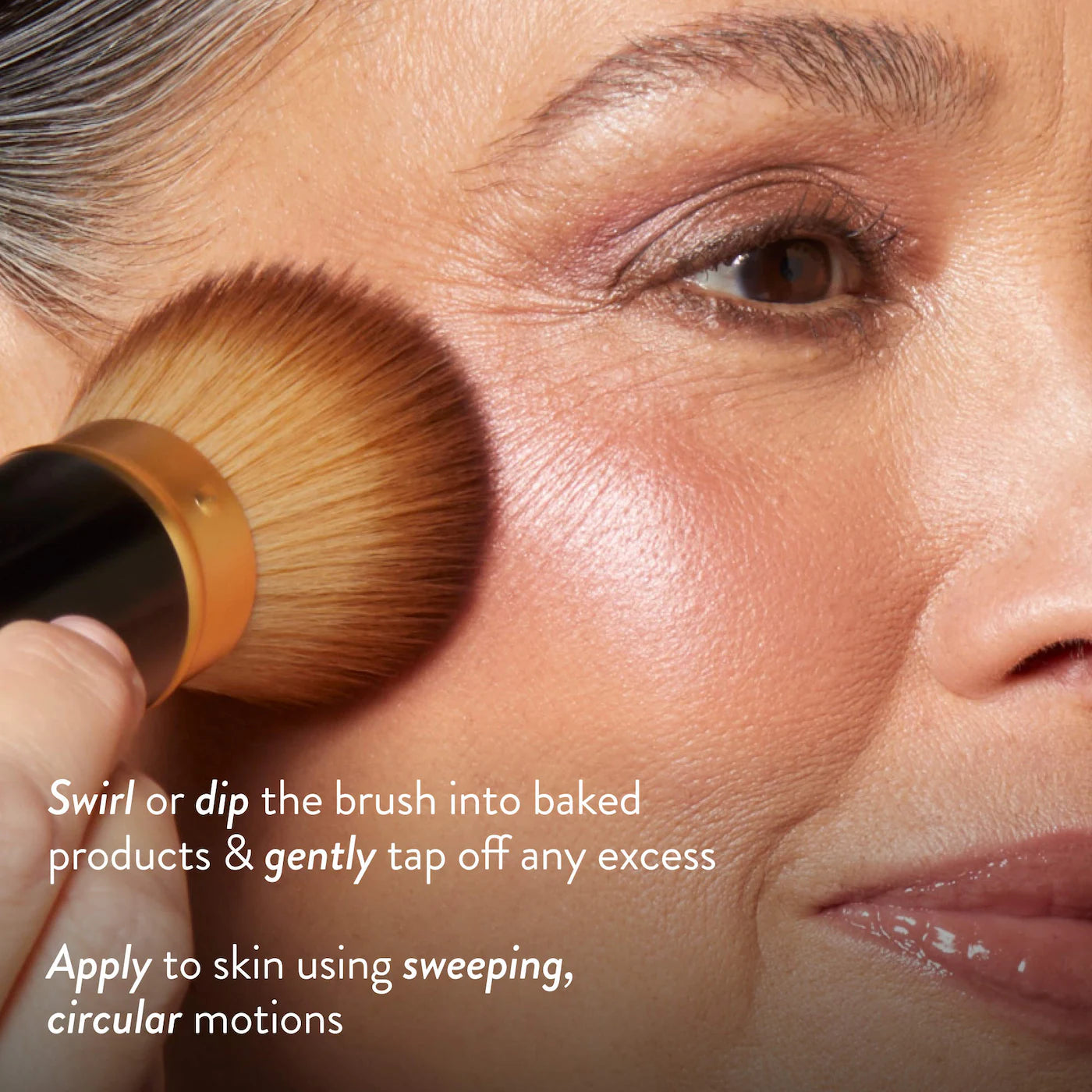 LAURA GELLER Angled Retractable Kabuki Brush