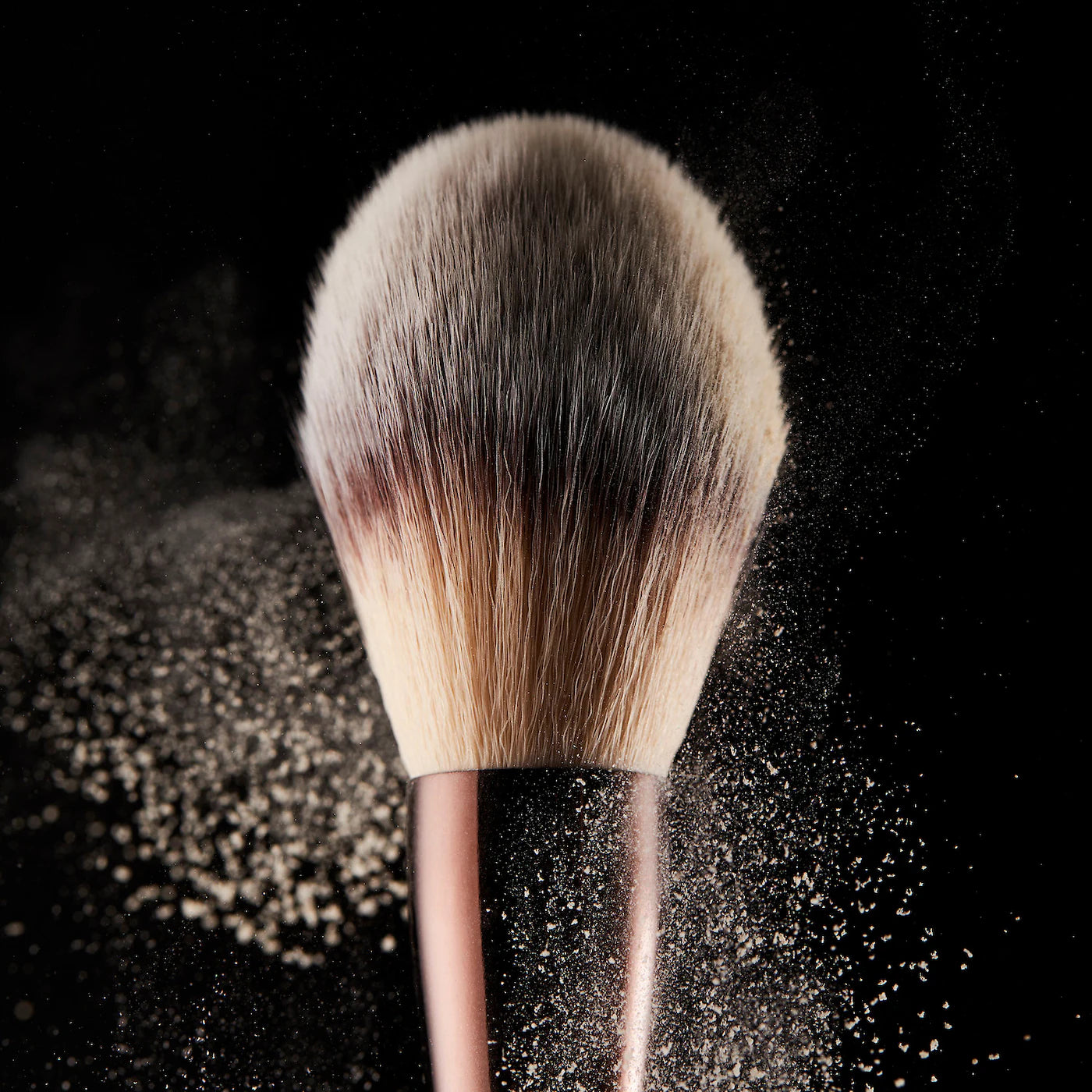 HOURGLASS Veil™ Powder Brush *PRE ORDER*